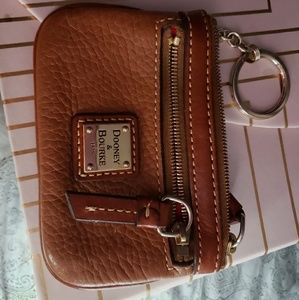 Dooney & Burke change wallet